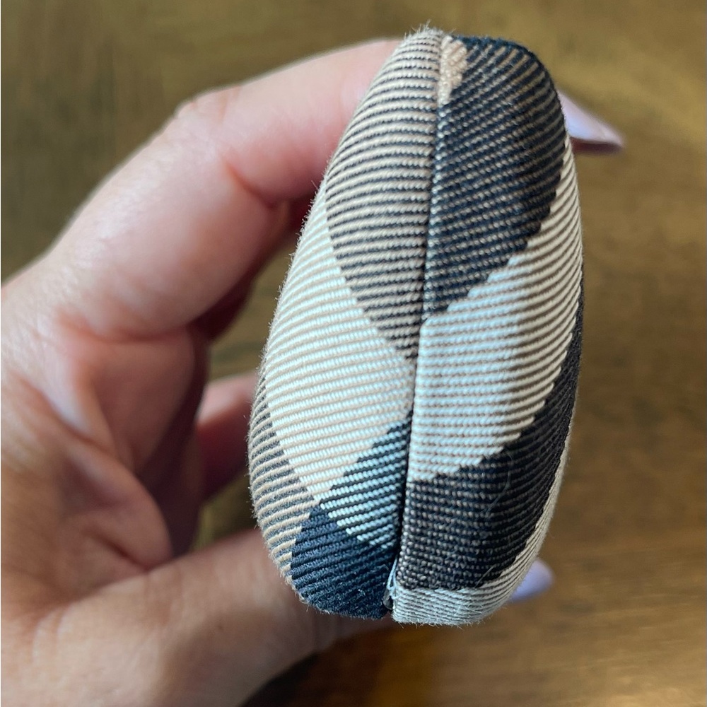 Burberry Nova Check Hard Eye Case - Picture 5 of 13